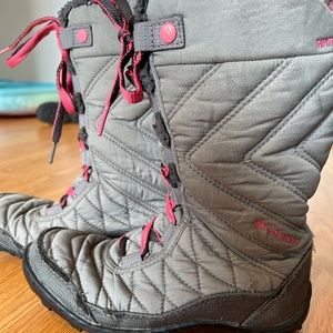 Kids Columbia Snow Boots